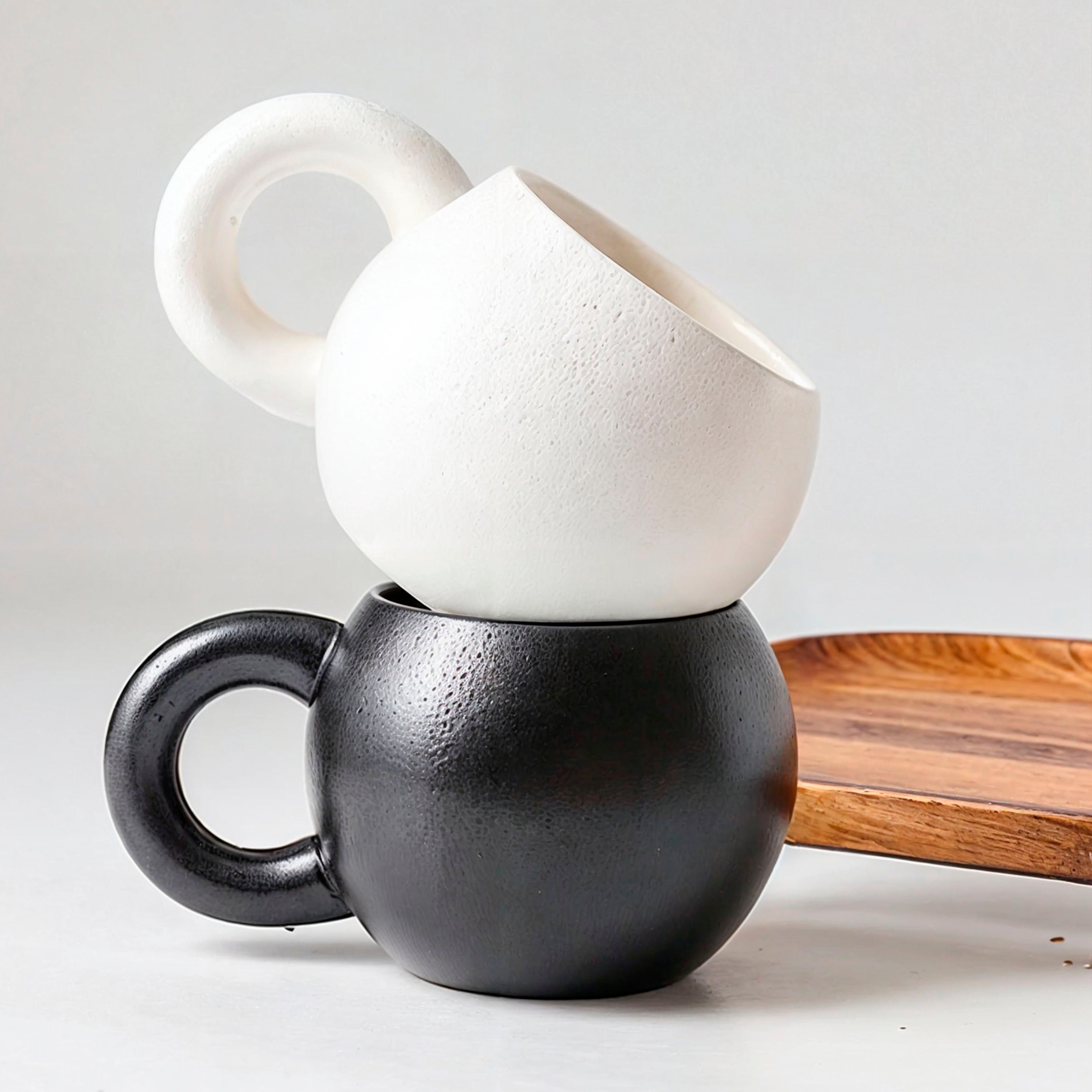 Caneca de porcelana feita à mão