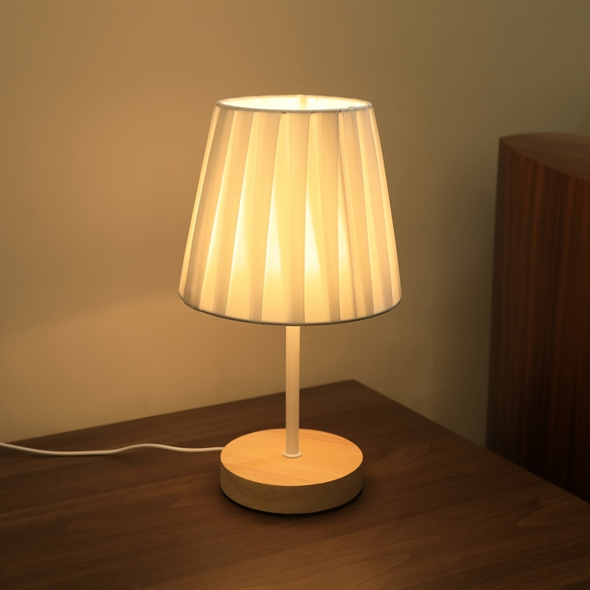 NordicLight - Modern Solid Wood Table Lamp with Linen Shade and USB