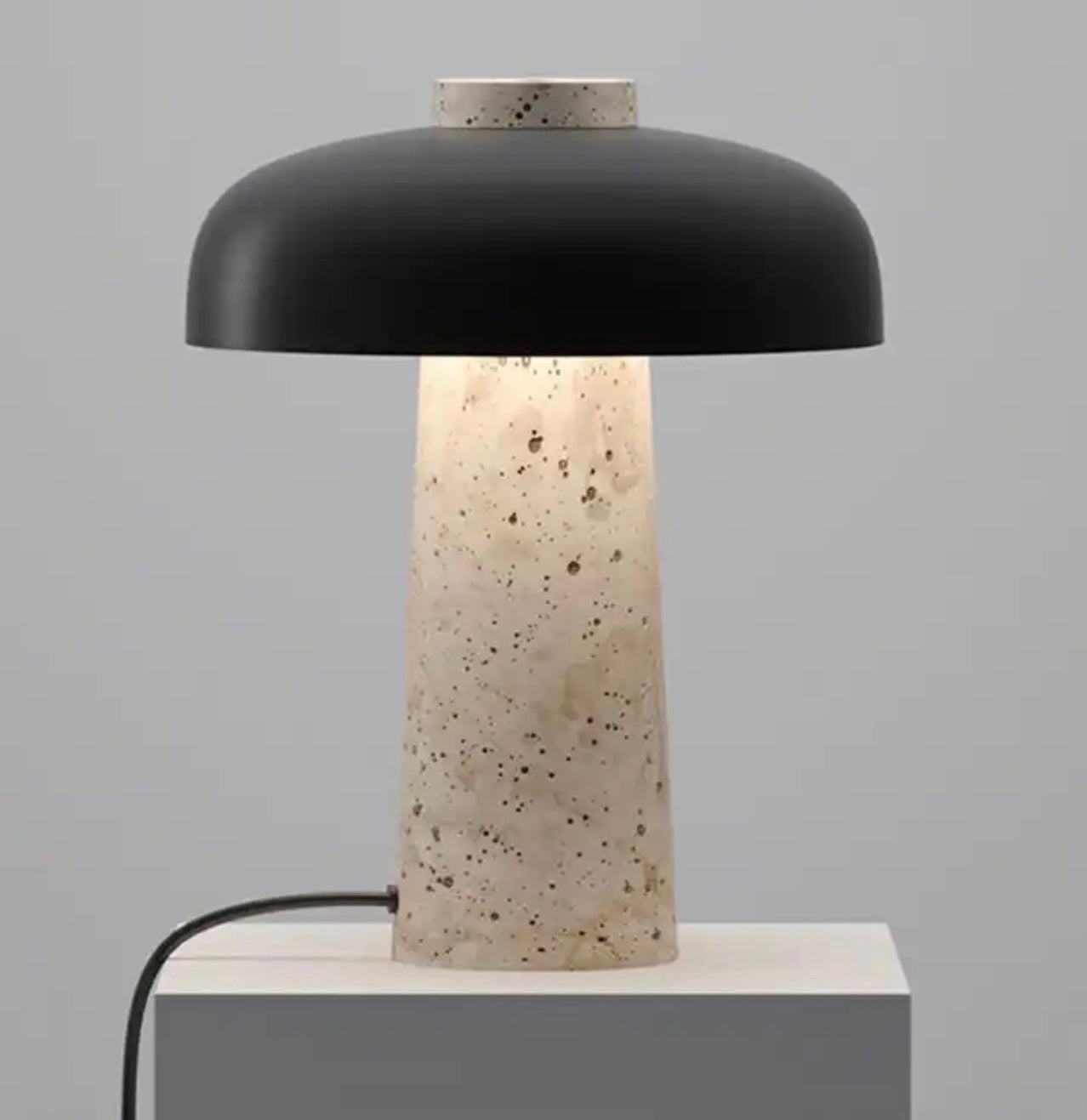 Lámpara de mesa Amara Moderne - Elegancia atemporal y versatilidad