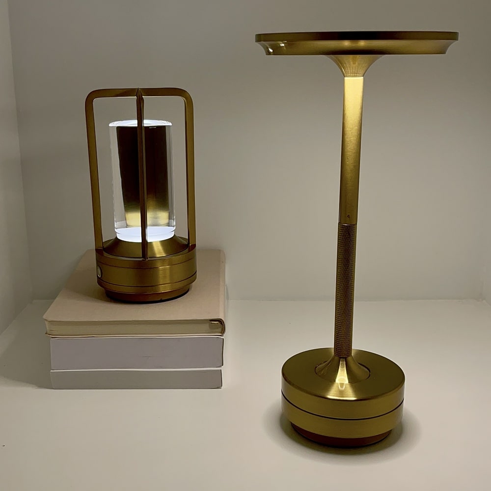 MetalSense - Candeeiro de Mesa Metálico Sem Fios