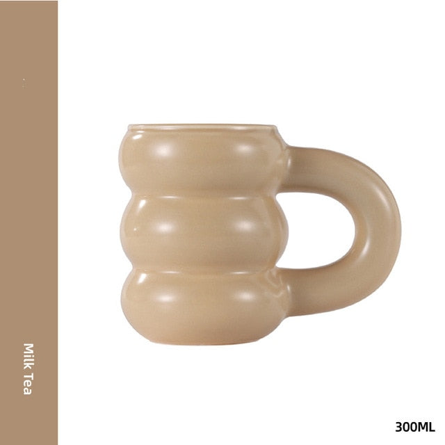 Taza minimalista de porcelana