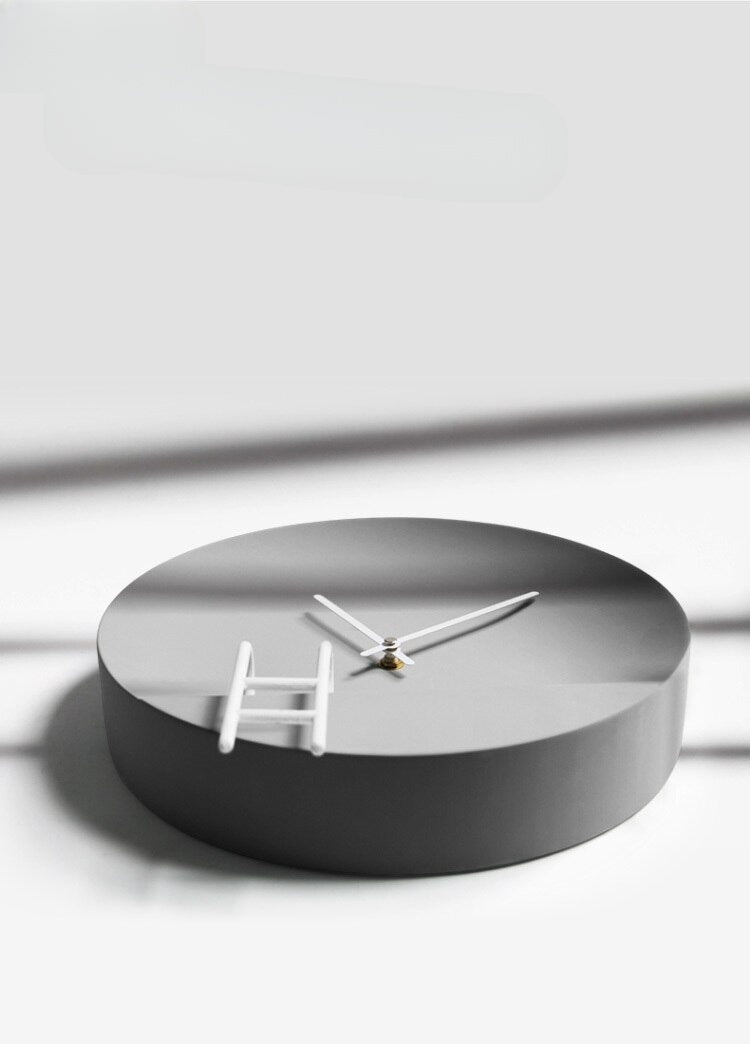 Reloj de pared moderno de cemento gris
