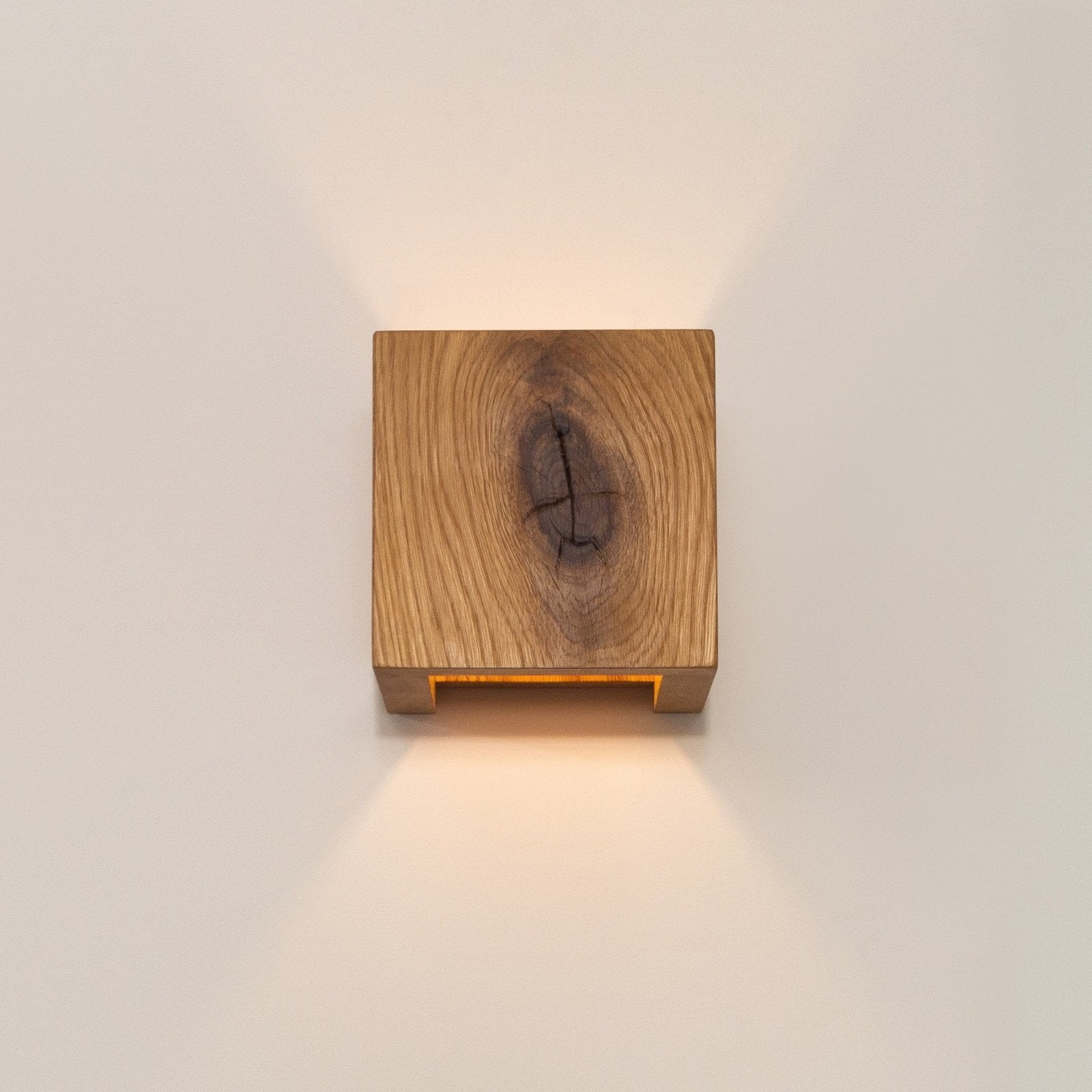 WoodGlow - Moderne Houten Wandlamp van Eikenhout met Warm Wit Licht