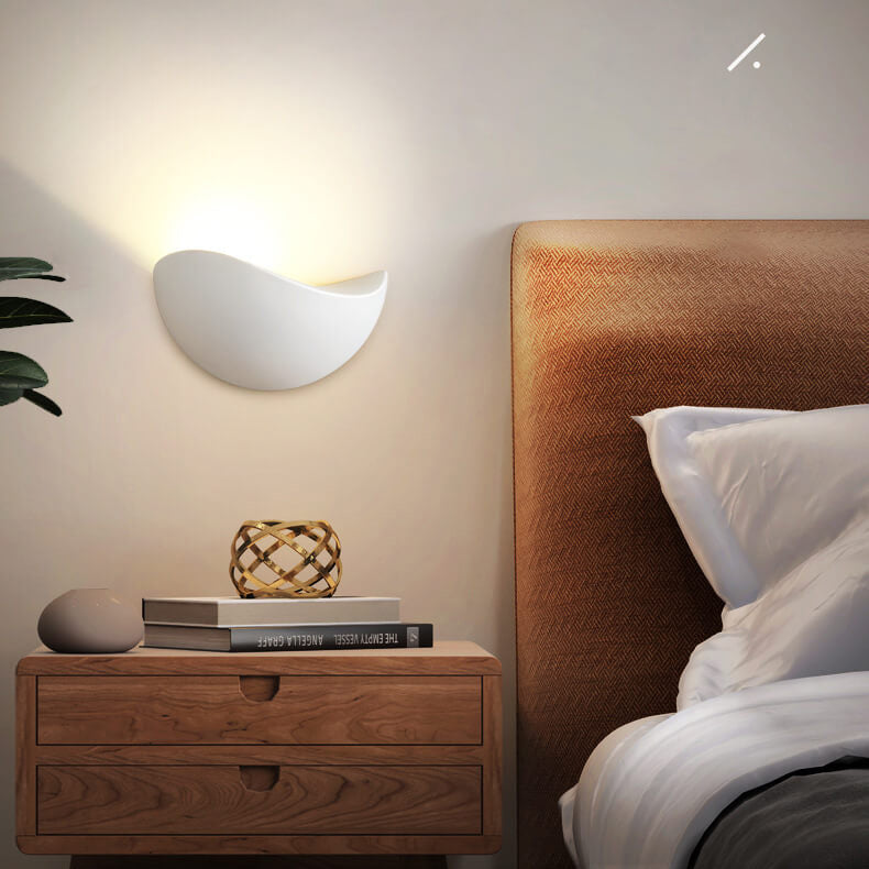 Candeeiro de parede LED minimalista em alumínio, semi-circular