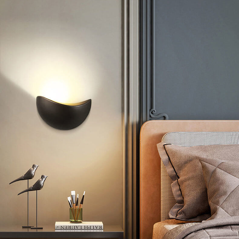 Candeeiro de parede LED minimalista em alumínio, semi-circular