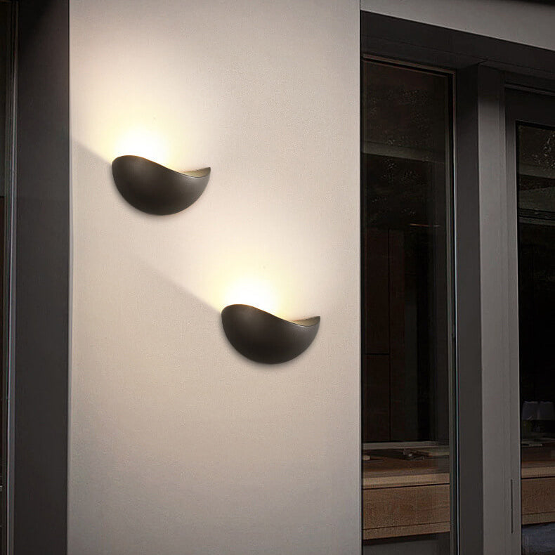 Candeeiro de parede LED minimalista em alumínio, semi-circular
