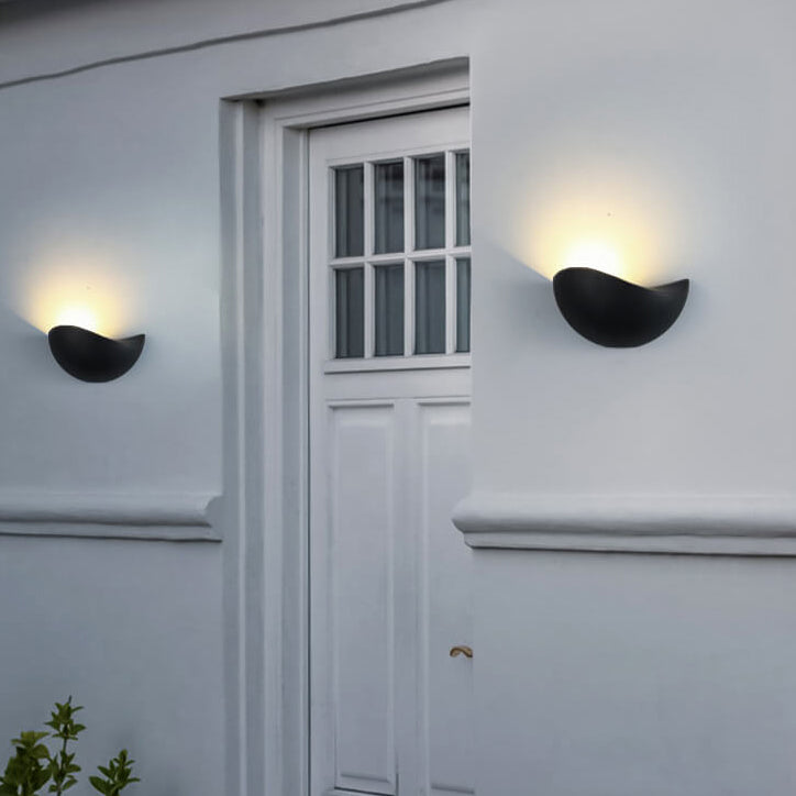 Candeeiro de parede LED minimalista em alumínio, semi-circular