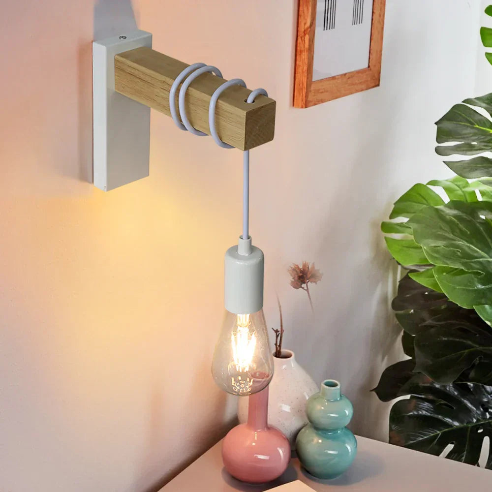 IronWood – Lampada da parete industriale in ferro e legno