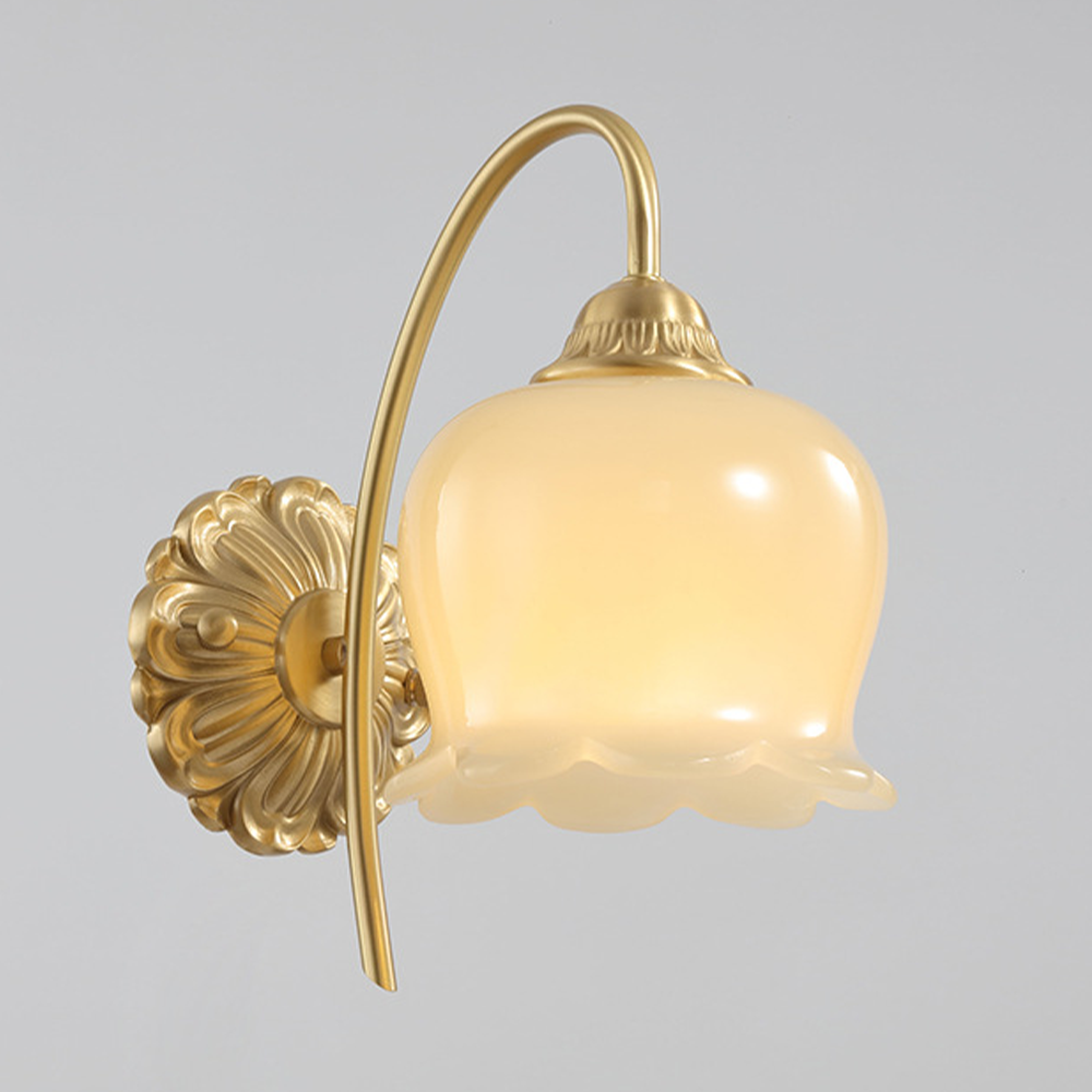 Elegante lampada da parete in vetro e rame
