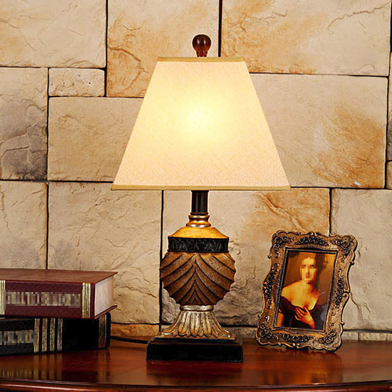 GloLamp - Lampada da tavolo con base a forma di urna