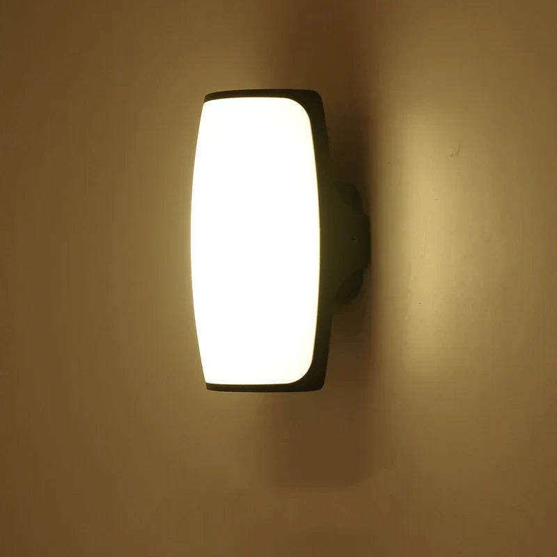 AquaShield - Lampada da esterno resistente all'acqua