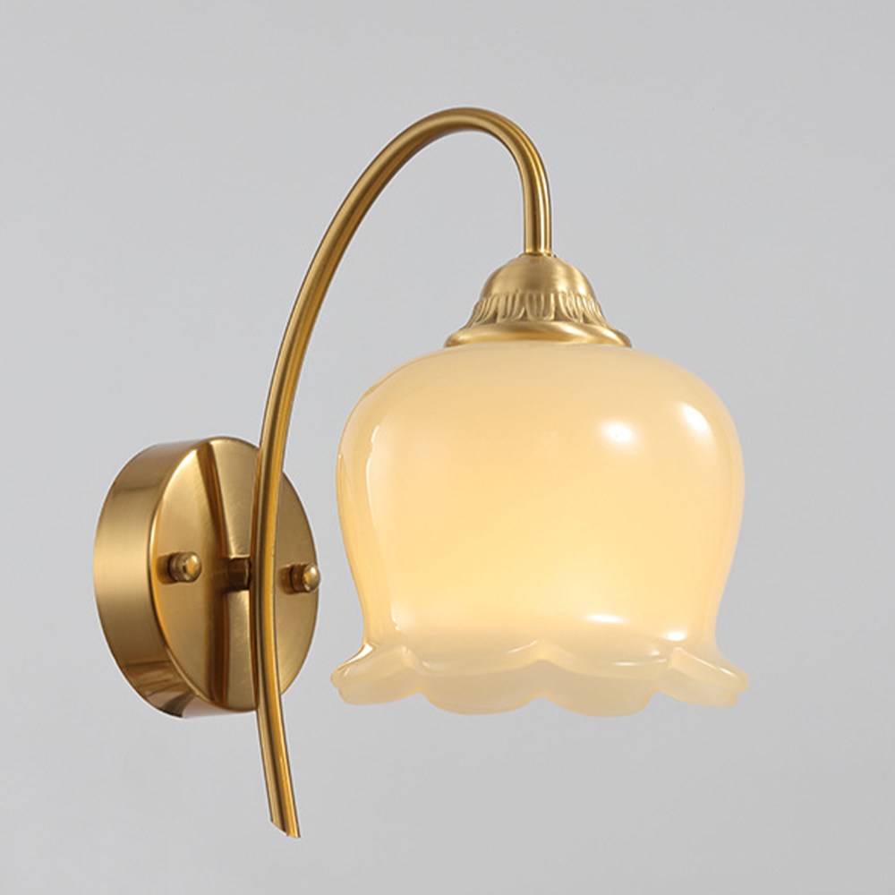 Elegante lampada da parete in vetro e rame