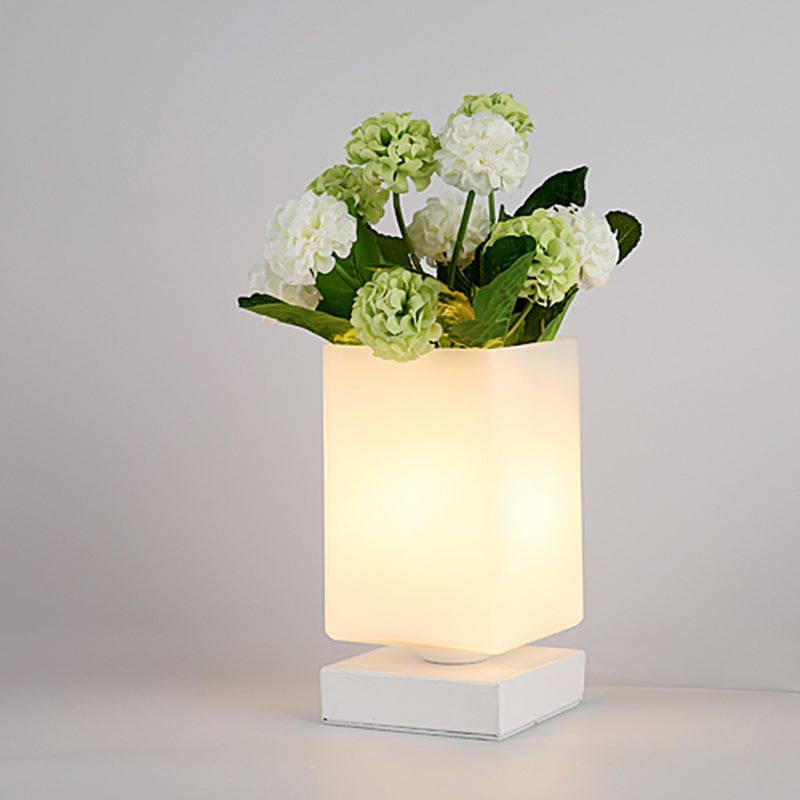 Luna - Lámpara de noche de cristal Art Deco para un ambiente romántico