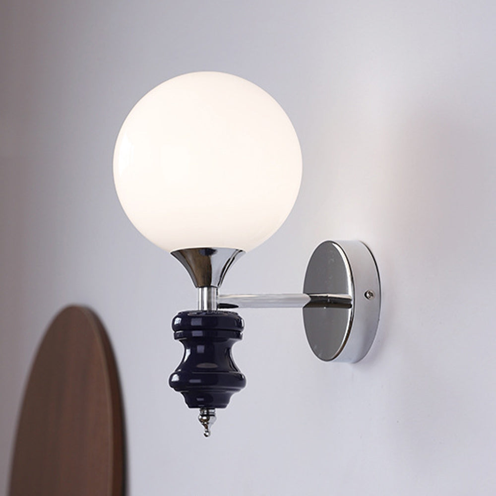 Lampada da parete vintage Bauhaus medievale francese