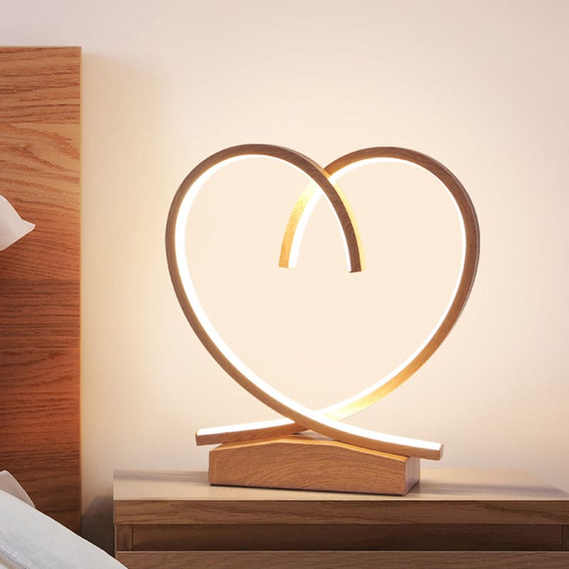 HeartWood - Comodino in legno con dettaglio a forma di cuore