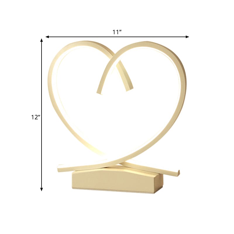 HeartWood - Comodino in legno con dettaglio a forma di cuore