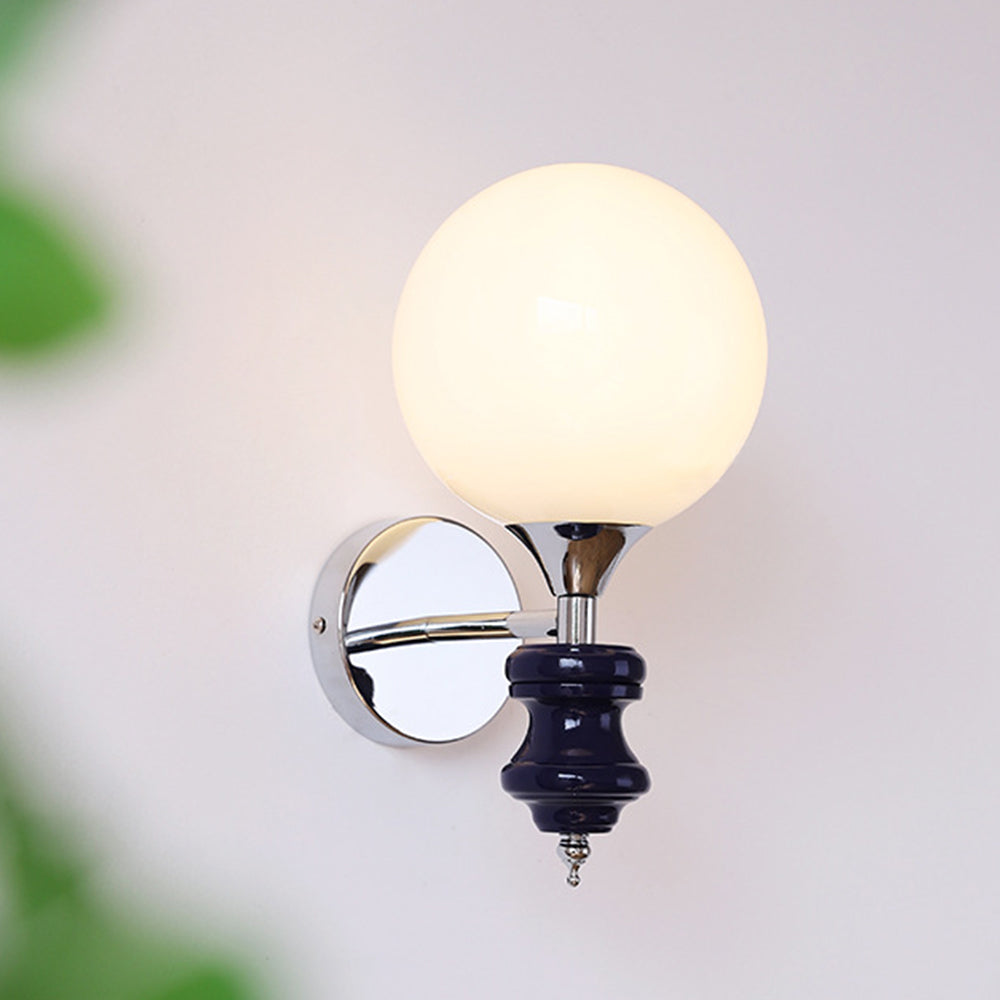 Lampada da parete vintage Bauhaus medievale francese