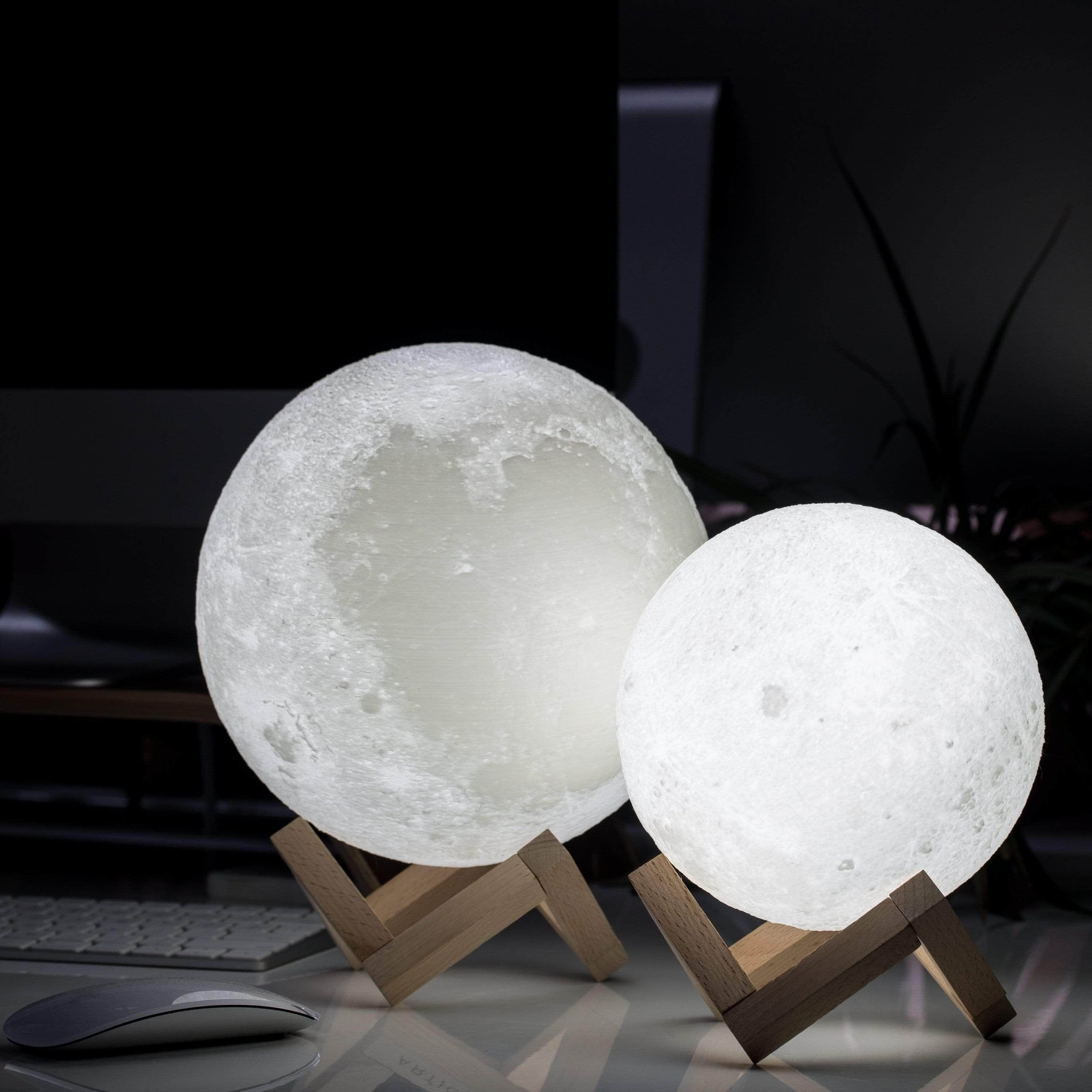 LunarGlow - Wireless Moon Lamp with 3D Detail