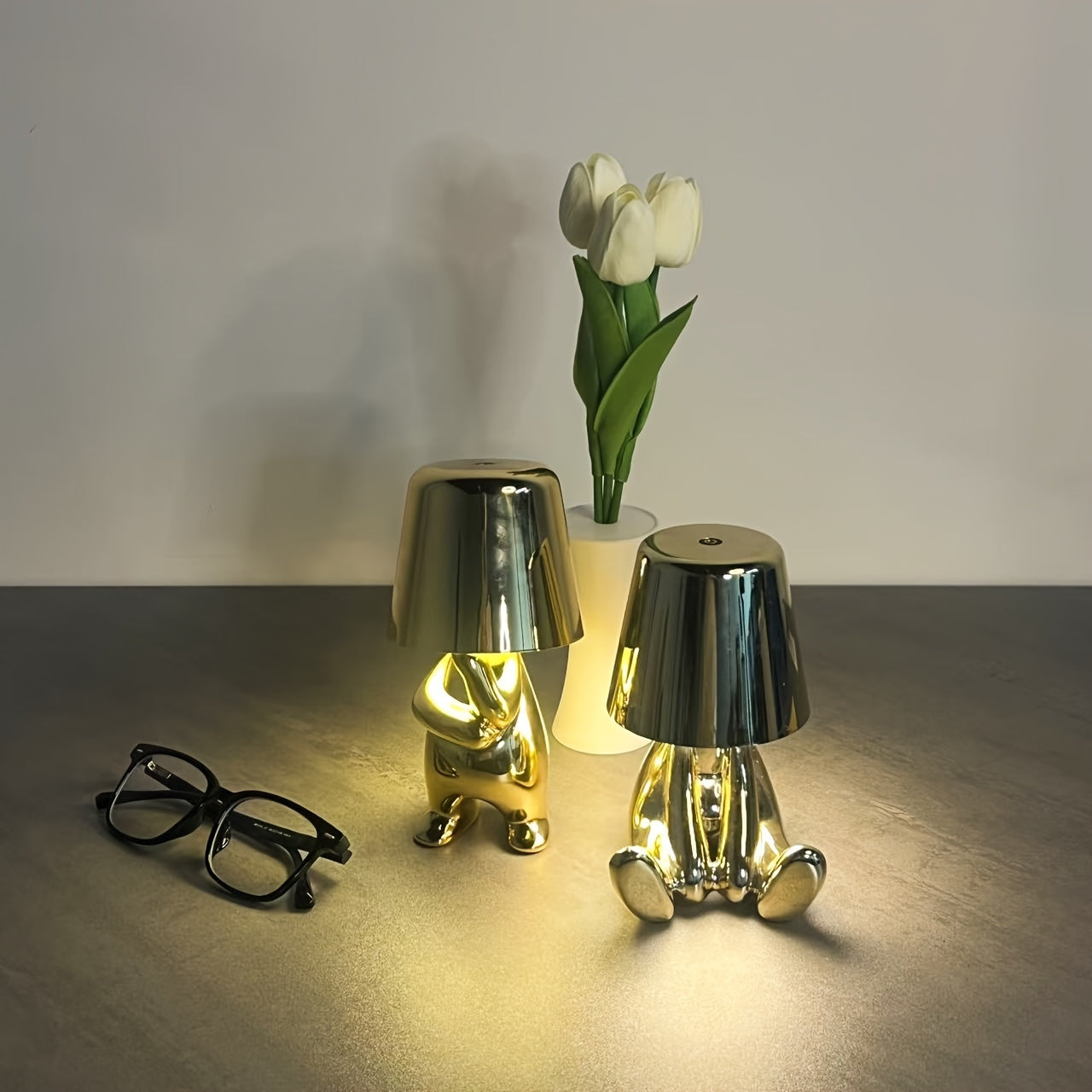 LuminAura - LED Table Lamp with Rechargeable Battery and Dimmable Color Temperatures