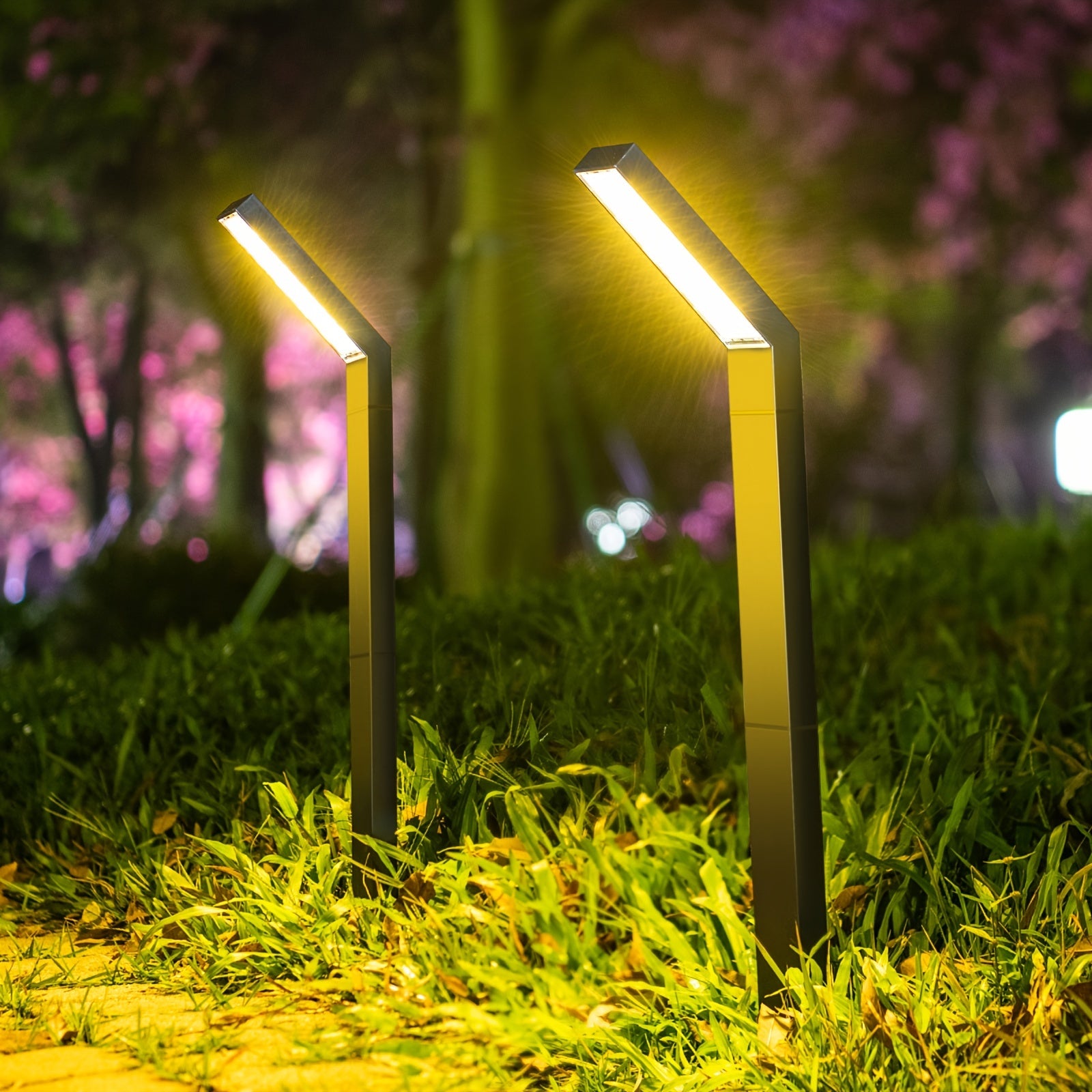 SolarPath - Lampada Solare da Percorso Impermeabile con Luce Regolabile
