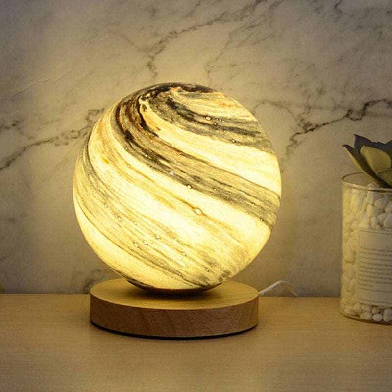 Glazen Planeet Mini Lampada Notturna - Lampada da Tavolo Postmoderna con Base in Legno