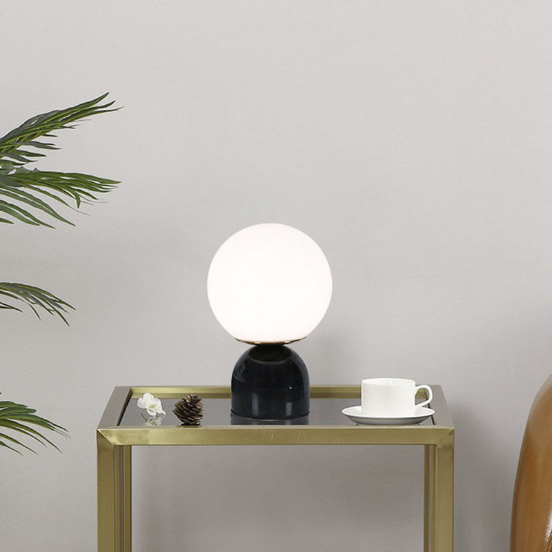 NordicGlow - Candeeiro de Mesa Moderno com Base em Mármore e Globo de Vidro
