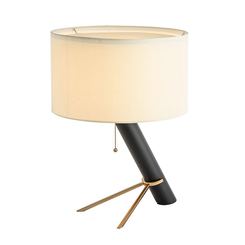 Lámpara de mesa minimalista con trípode - Lámpara metálica negra con pantalla redonda de tela