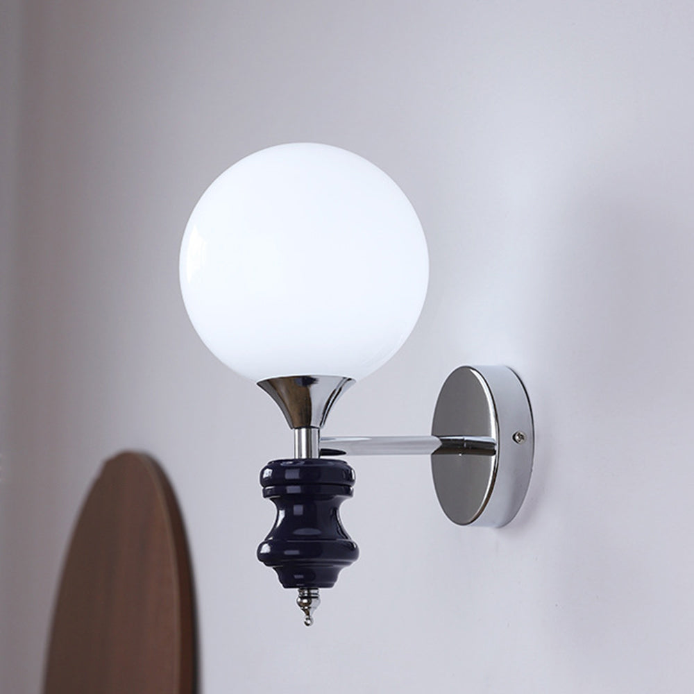 Lampada da parete vintage Bauhaus medievale francese