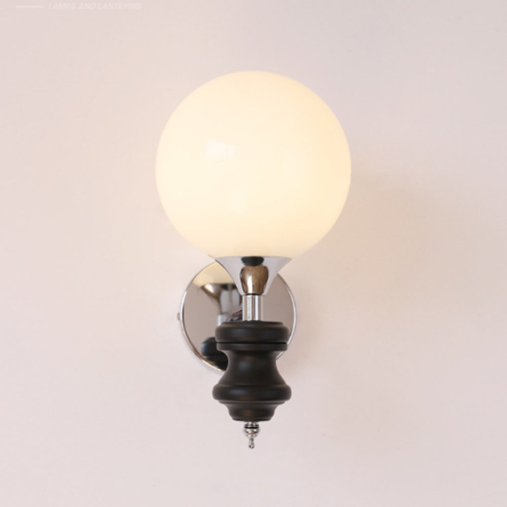 Lampada da parete vintage Bauhaus medievale francese