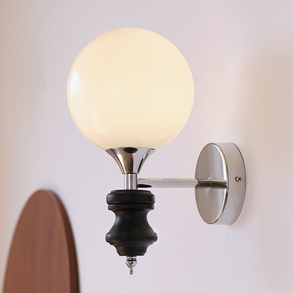 Lampada da parete vintage Bauhaus medievale francese