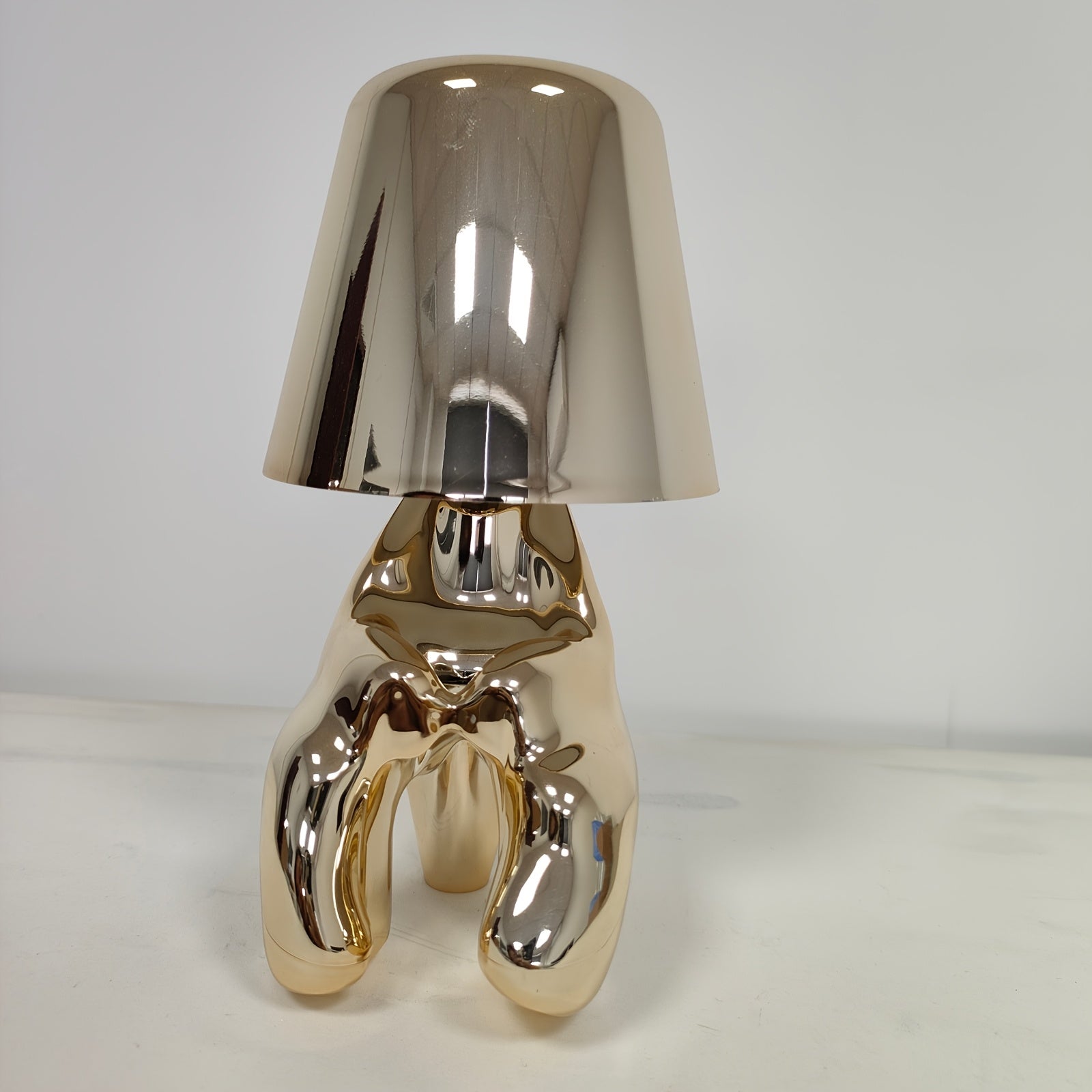 LuminAura - LED Table Lamp with Rechargeable Battery and Dimmable Color Temperatures