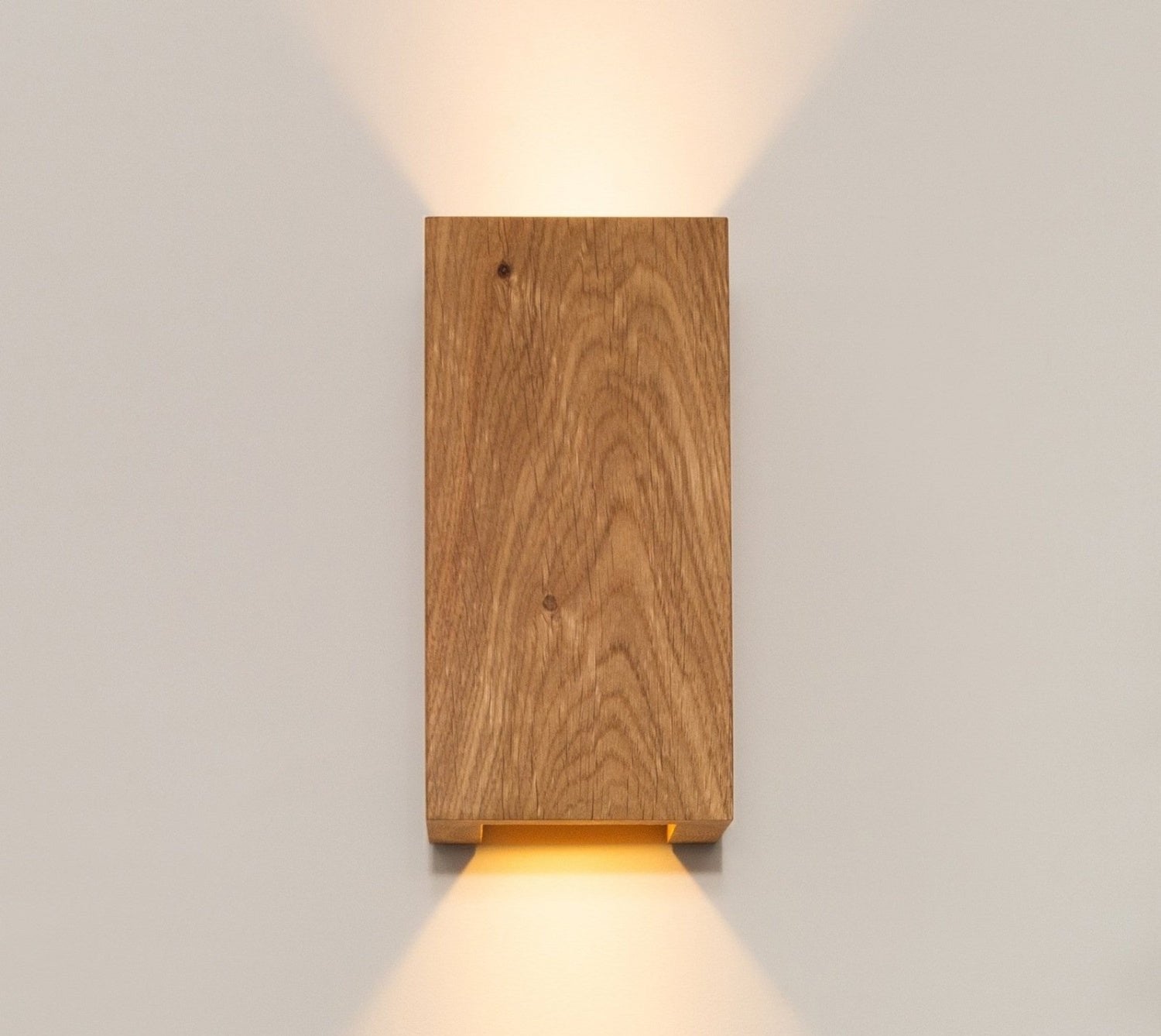 NordicGlow – Rustieke Houten Wandlamp met LED Verlichting voor Woonkamer en Slaapkamer