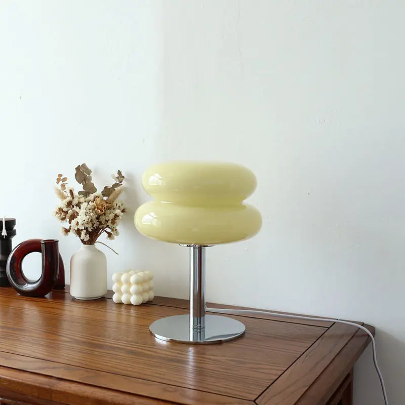 ItaliaModern - Elegante lampada da tavolo Bauhaus per un'abitazione contemporanea