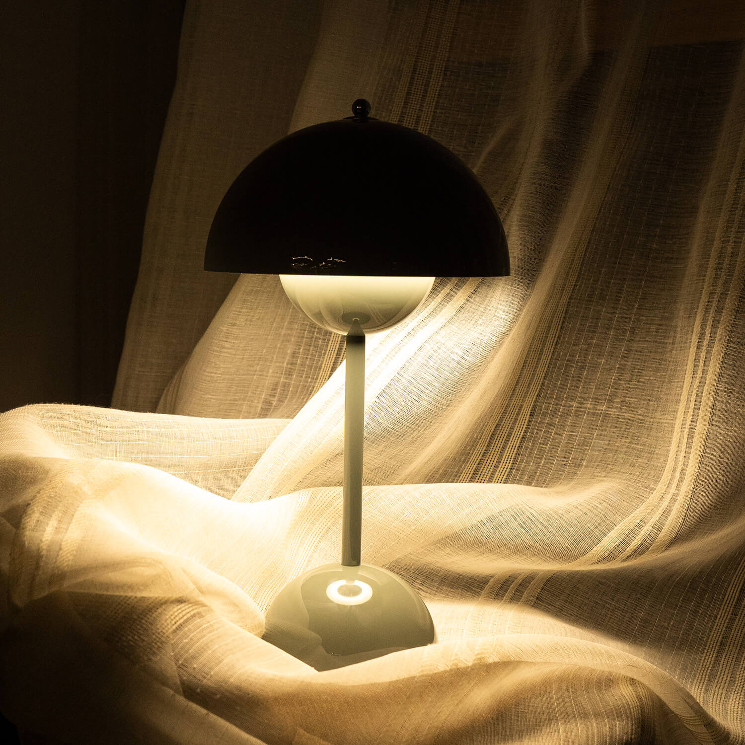 Lampada da tavolo Brulee Moderne impermeabile wireless e ricaricabile