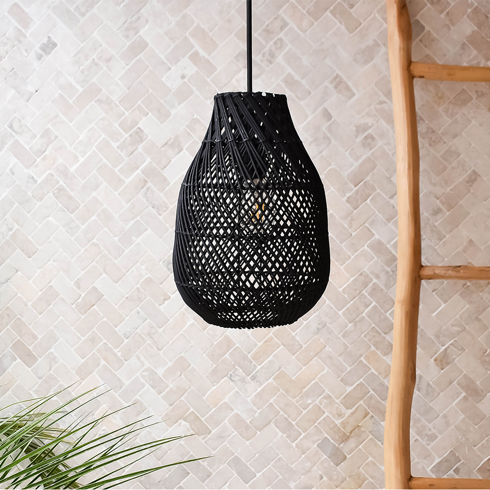 Lampada a sospensione intrecciata a mano in rattan nero stile fattoria classica