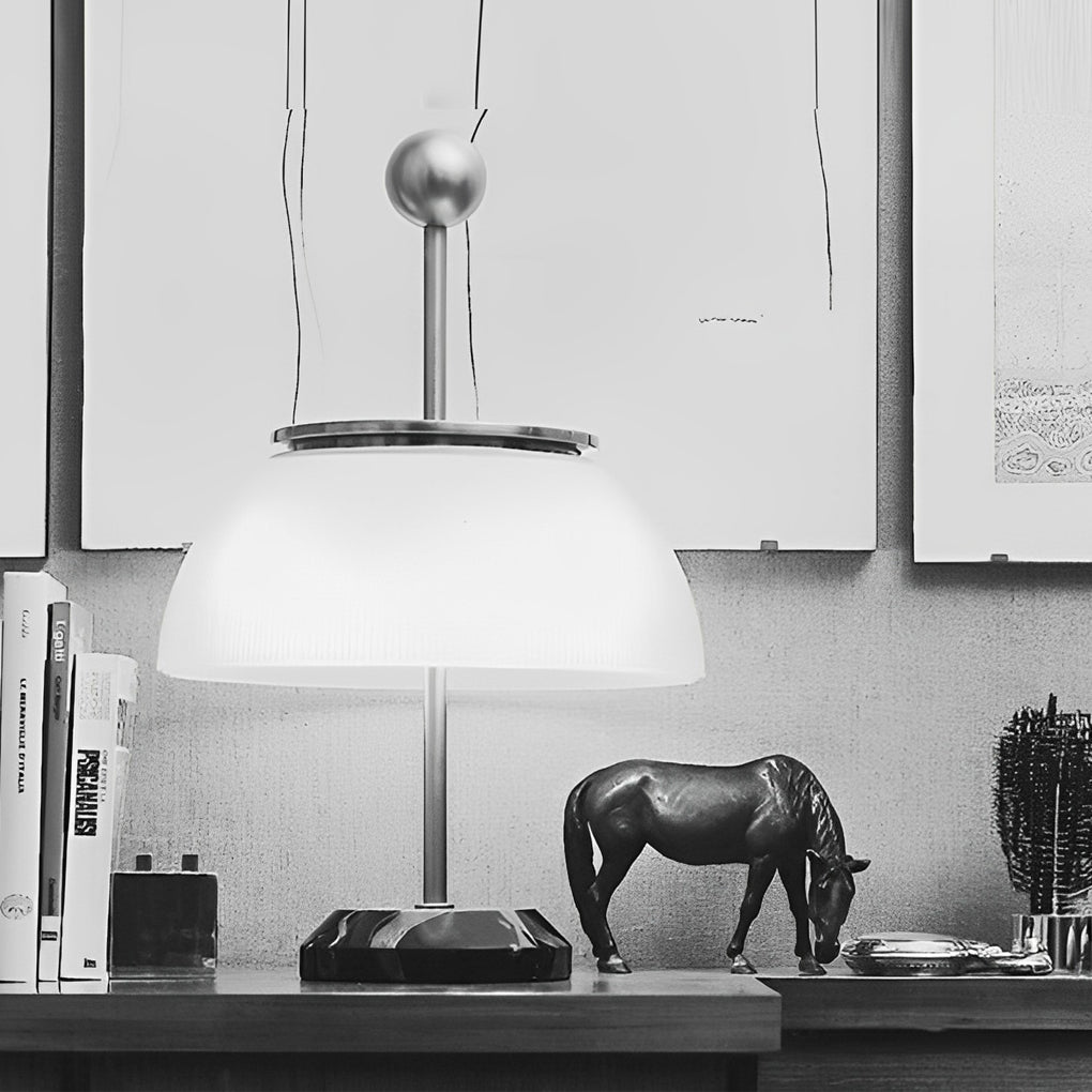 Lampada da tavolo H con paralume in vetro a ciotola Lampada decorativa italiana