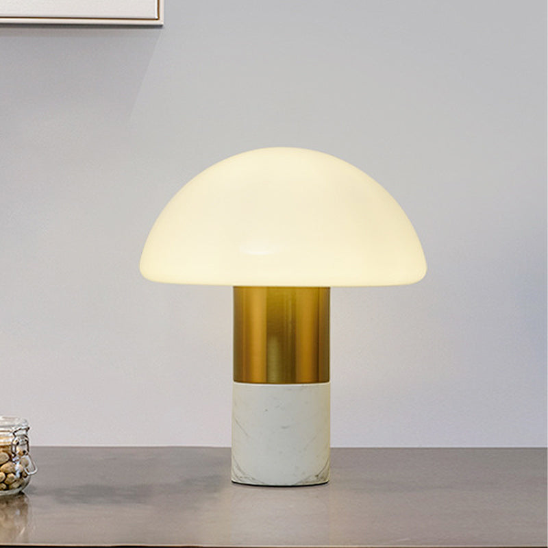 DomeGlow - Lampada da tavolo moderna con paralume in vetro opalino