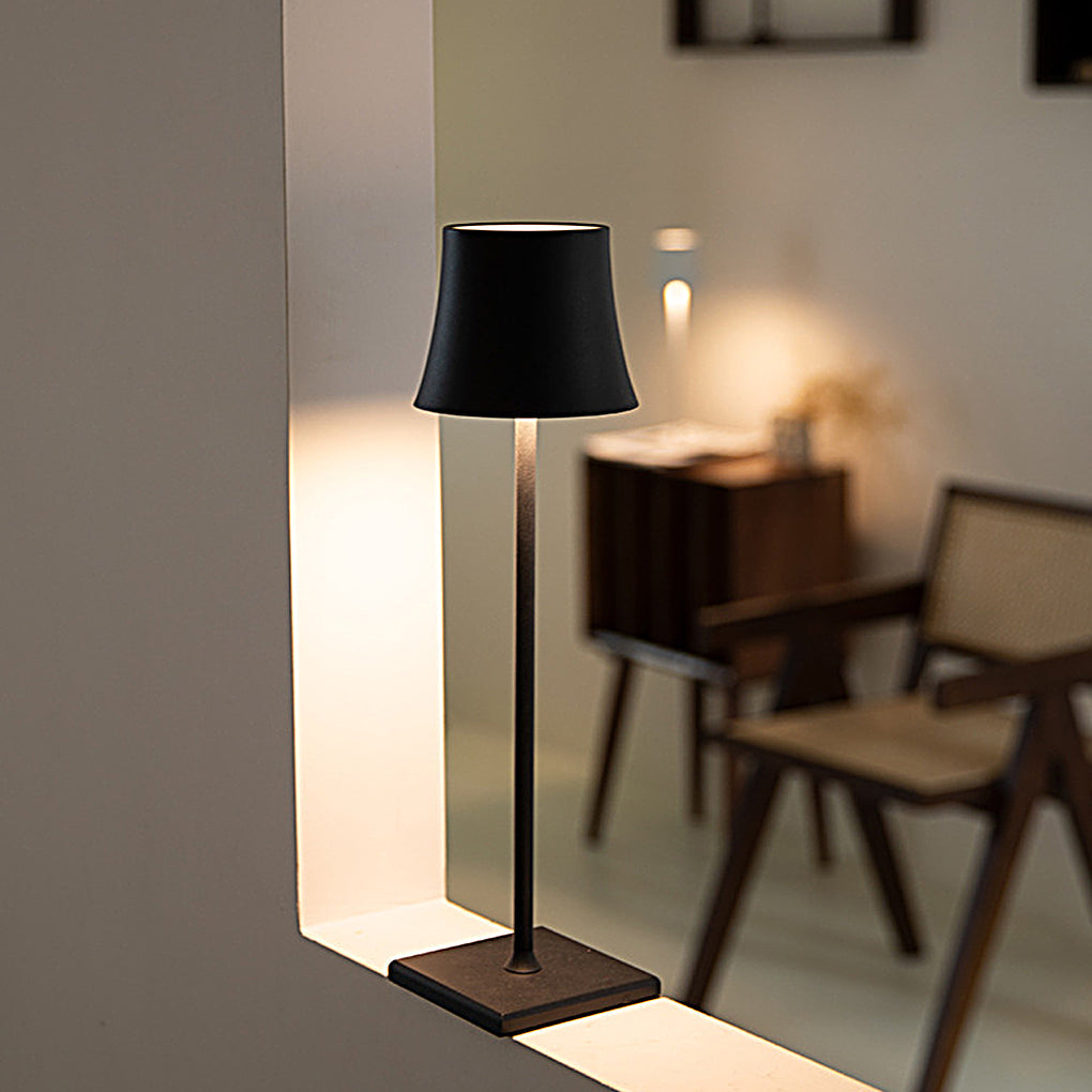 Lampada da tavolo wireless con paralume in metallo USB touch