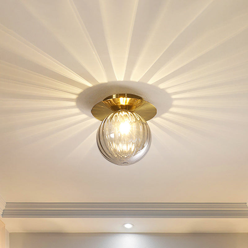 GlobeFlush - Lampada da soffitto con montaggio a incasso finitura dorata con vetro d'acqua fumé