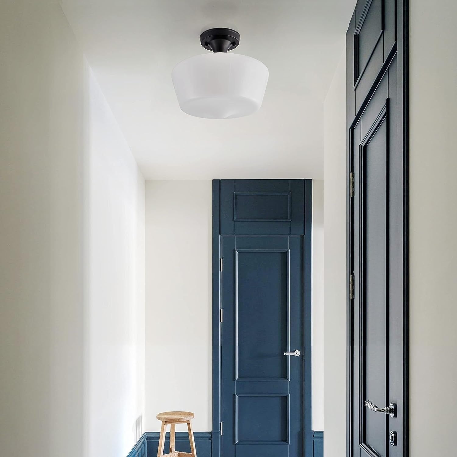 Lampada da soffitto Bauhaus in ottone per l'ingresso