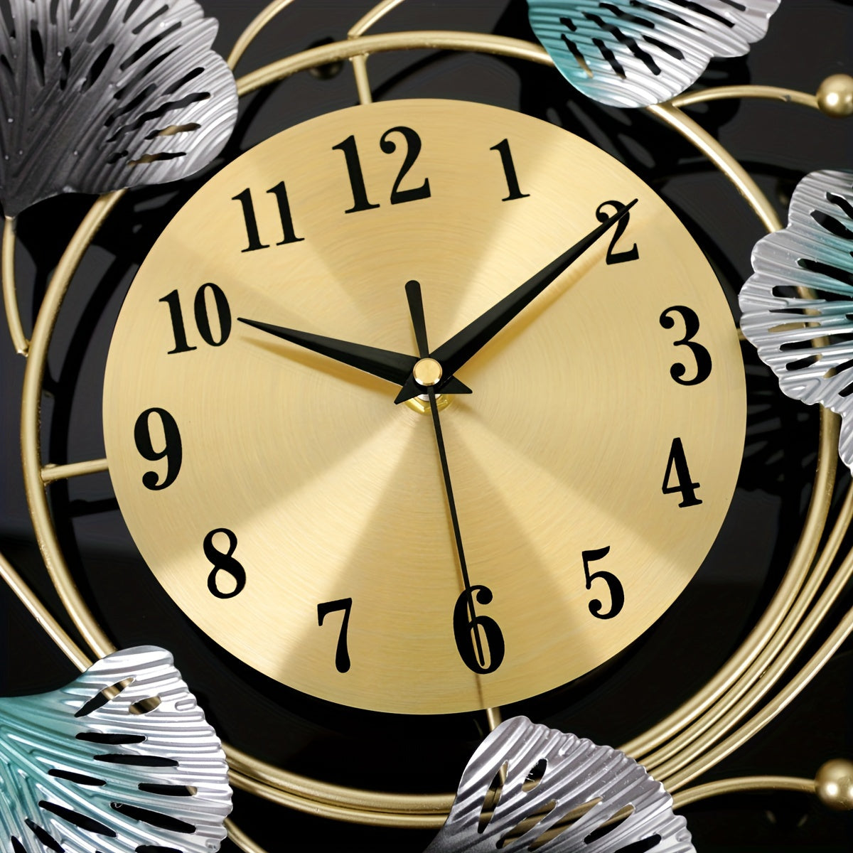 Reloj de Pared Metálico con Forma de Hoja - Mecanismo Silencioso, Batería AA, Diseño Moderno Minimalista