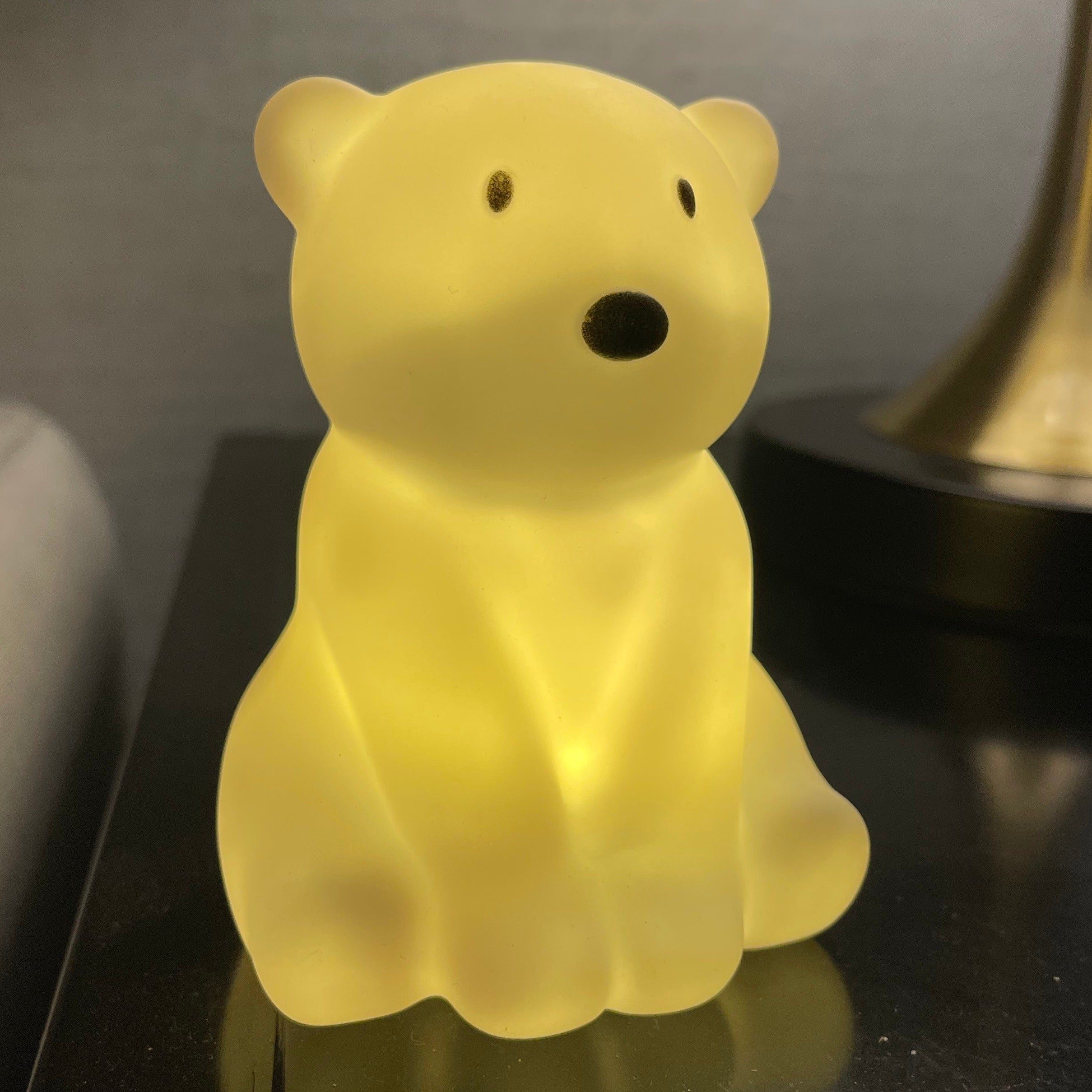 PolarGlow - Candeeiro Noturno de Urso Polar Desenhado com Iluminação LED Ascendente