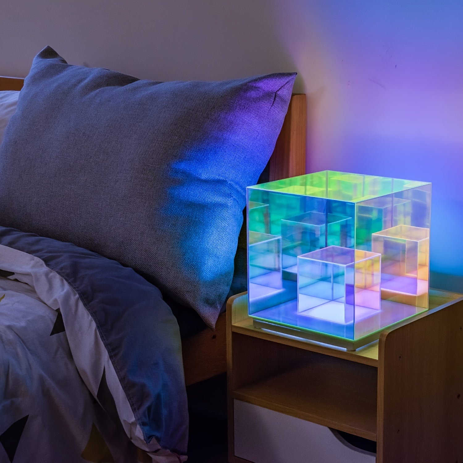 LumiSky - Candeeiro de Mesa Céu Estrelado Sonhador com Iluminação Ajustável e Design Geométrico