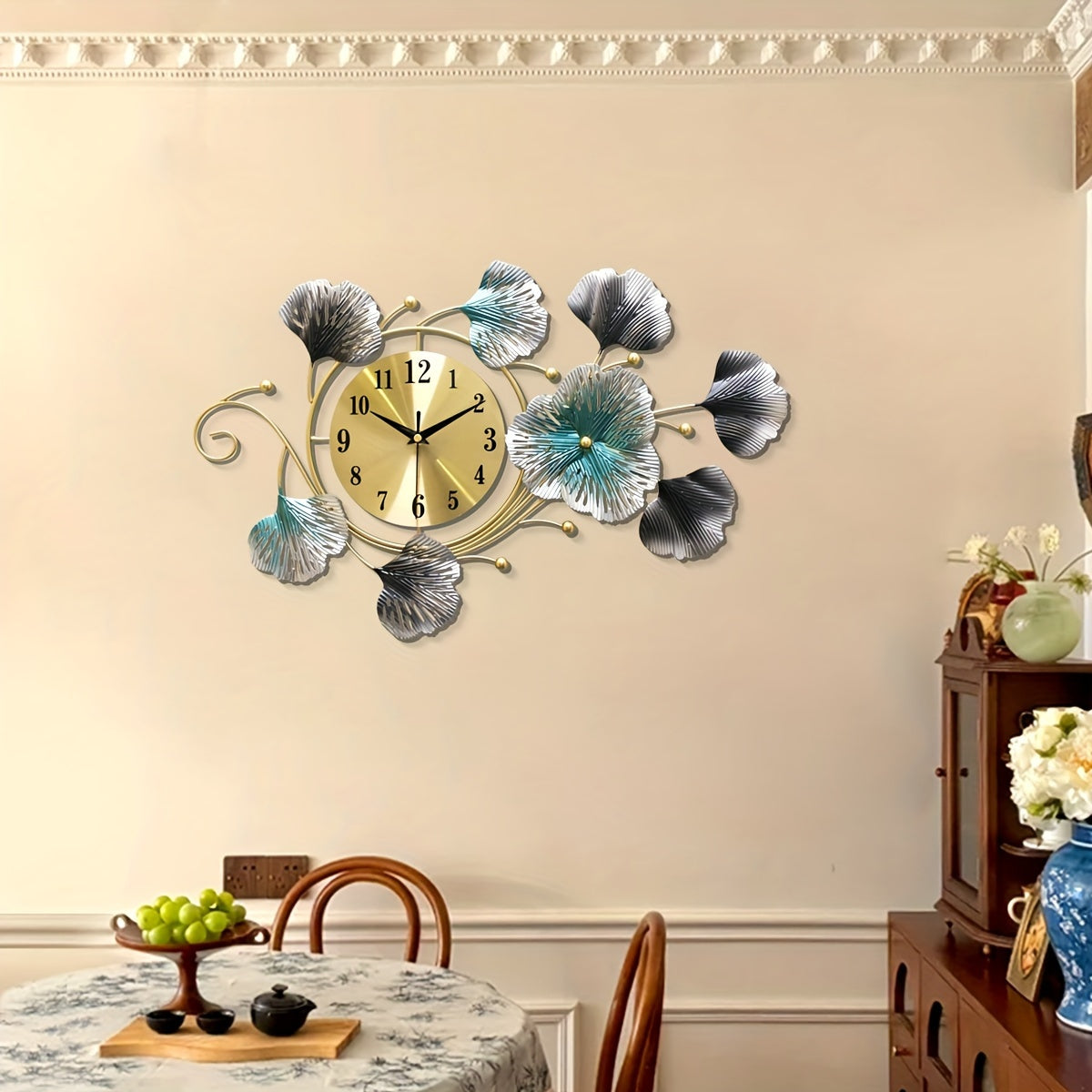 Reloj de Pared Metálico con Forma de Hoja - Mecanismo Silencioso, Batería AA, Diseño Moderno Minimalista