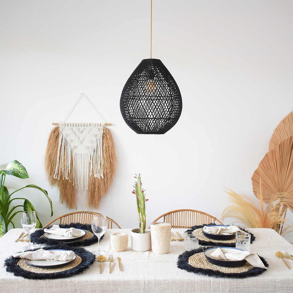 Lámpara colgante negra boho de ratán tejida a mano