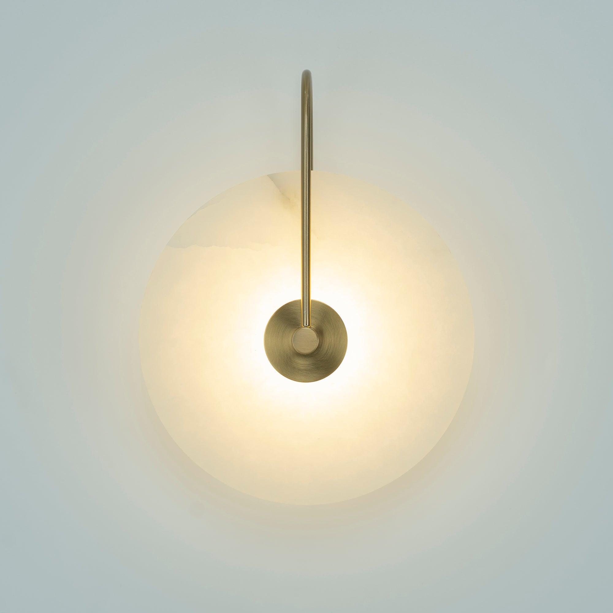 LuxeGlow - Modern LED Wall Lamp of Alabaster for Timeless Elegance