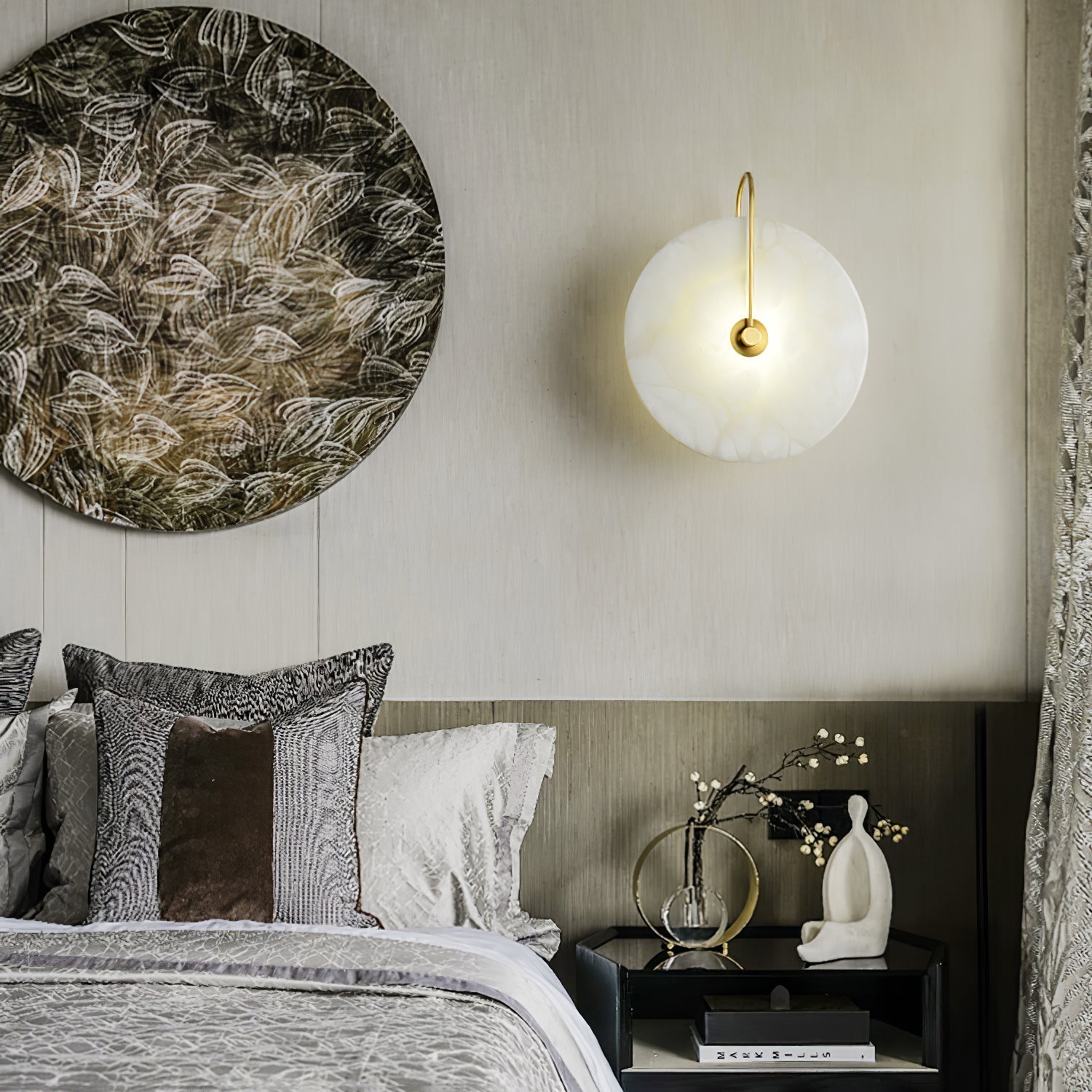 LuxeGlow - Modern LED Wall Lamp of Alabaster for Timeless Elegance