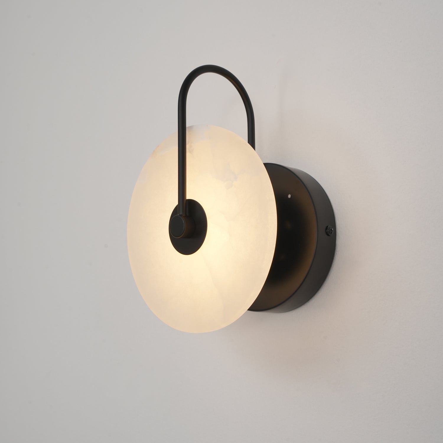 LuxeGlow - Modern LED Wall Lamp of Alabaster for Timeless Elegance