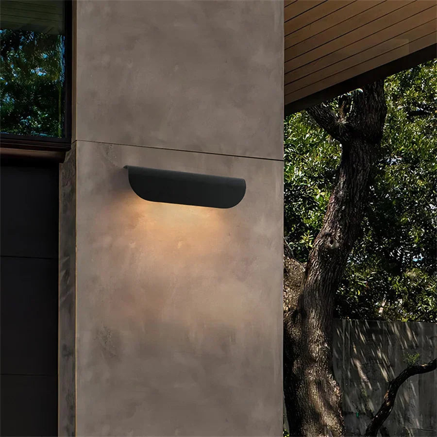 LumiGuard - Candeeiro de Parede LED Impermeável para Exterior, Moderno e Poupa Energia