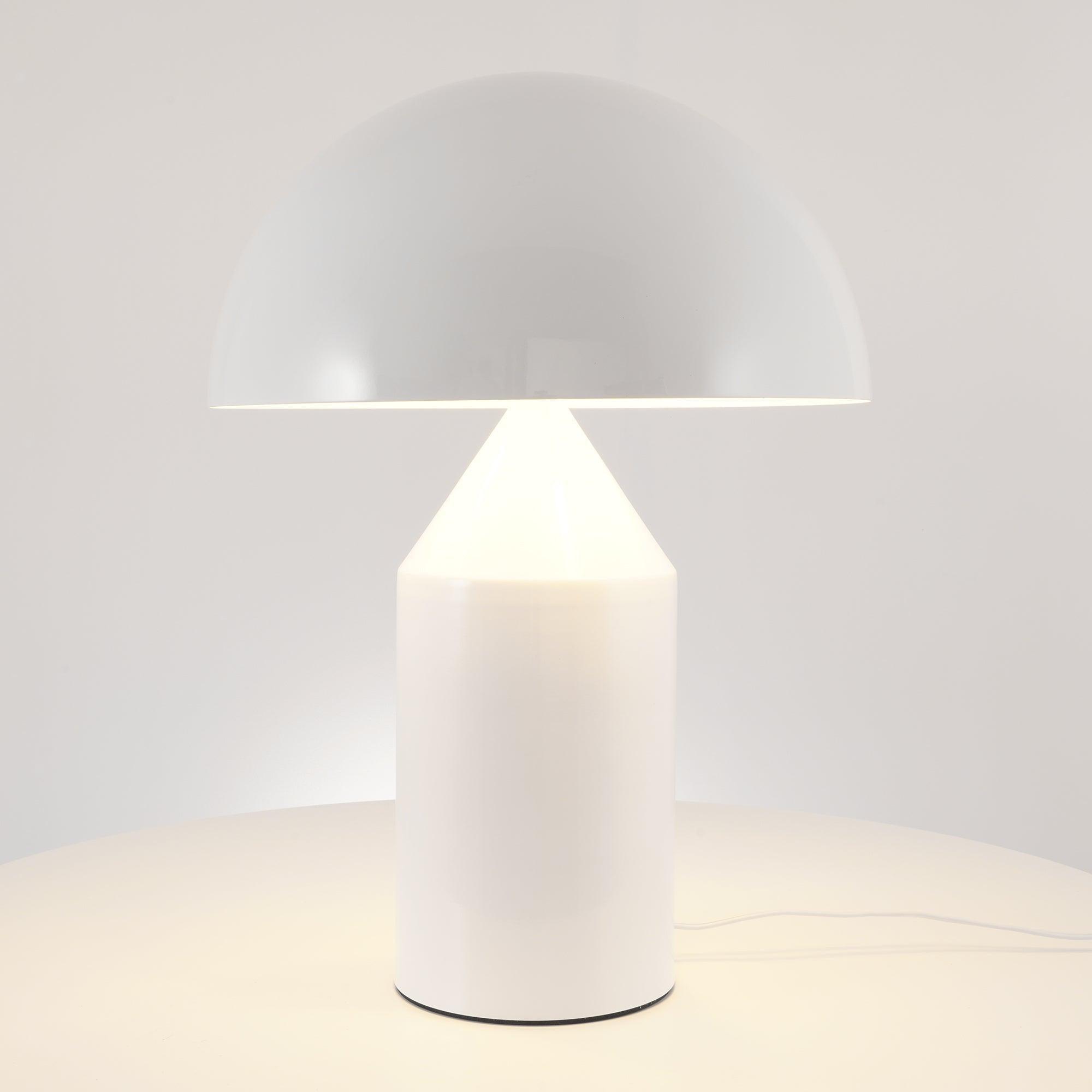 Luna Candeeiro de Mesa Metálico - Iluminação Moderna